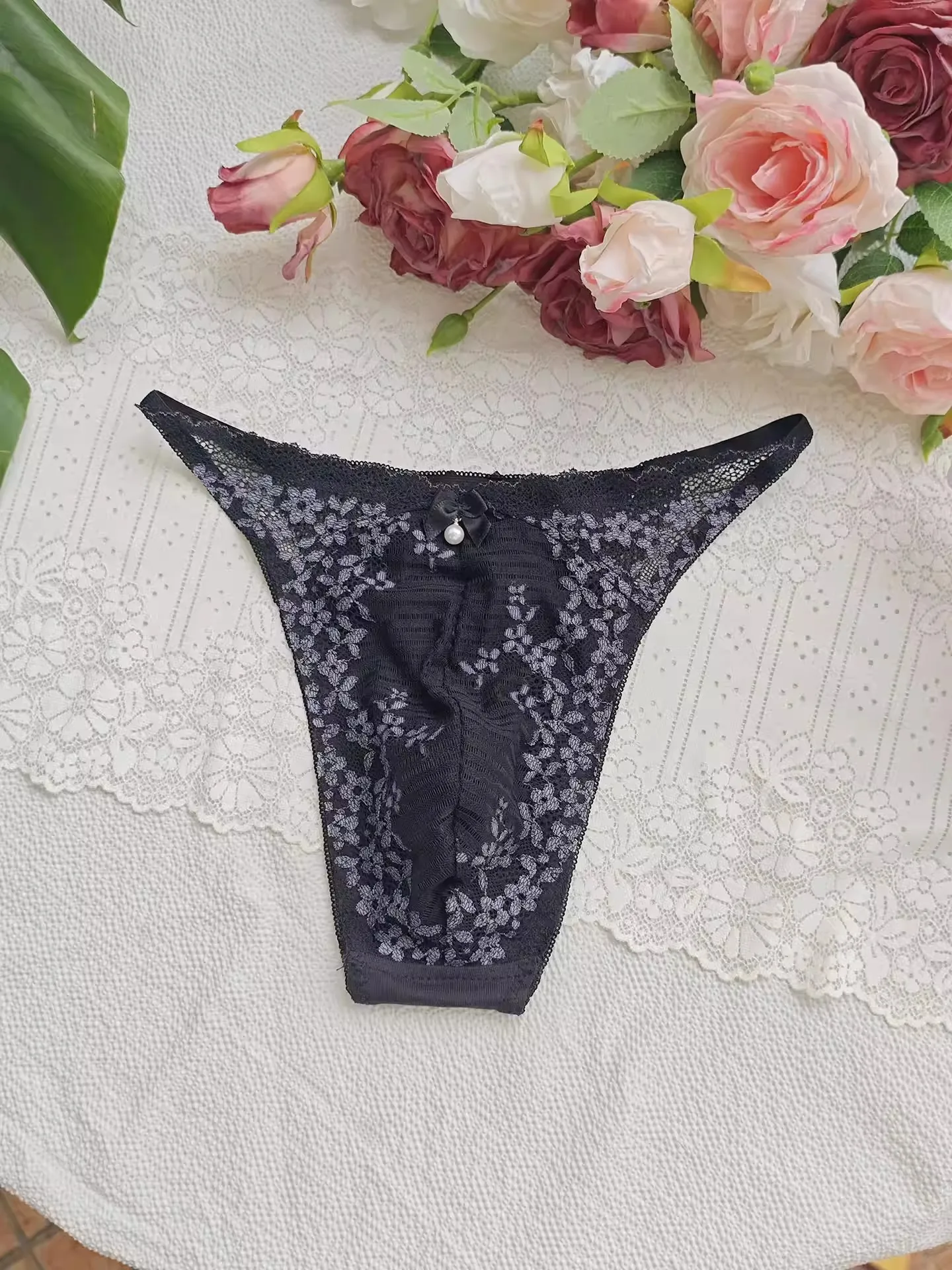 Мужские трусы-брифы из черного – обзор и цена Embroidery Embellishments